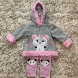 Fun winter outfit! New, never worn. Size: 12months